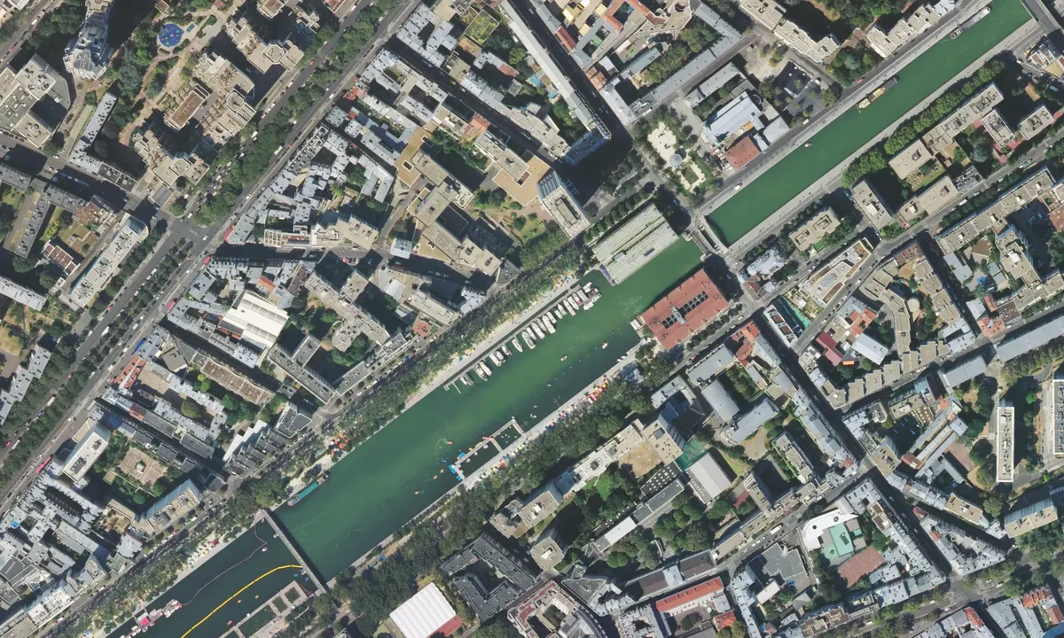 Flyfoto av La Villette Marina