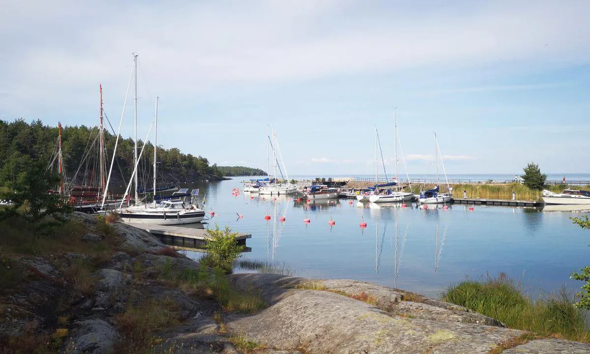 Läckö: {"base": "se", "no": "marina L\u00e4ck\u00f6", "se": "marina L\u00e4ck\u00f6", "en": "marina L\u00e4ck\u00f6", "da": "marina L\u00e4ck\u00f6"}