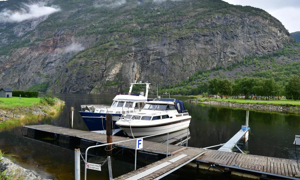Lærdal Båthavn: 3 guest places in inner harbour