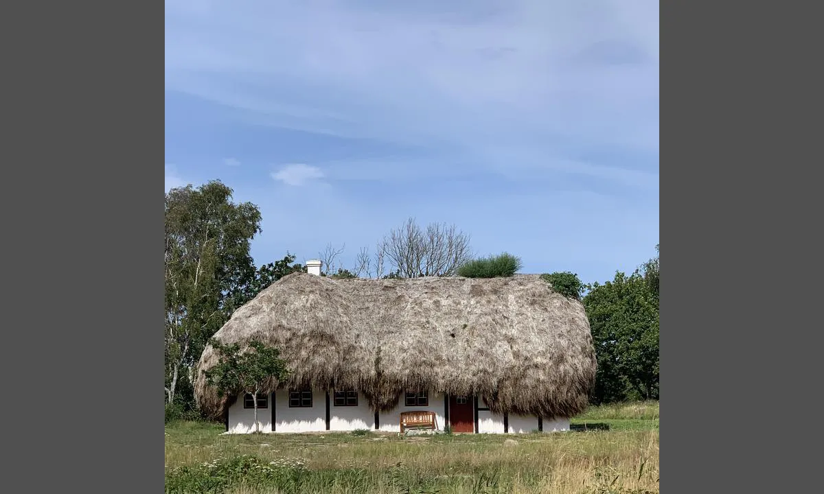 Læsø Østerby Havn: Gammalt hus på øn