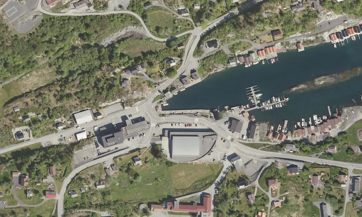 Flyfoto av Langevåg Gjestehavn