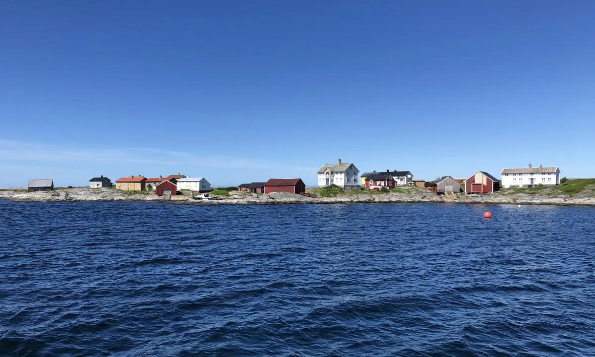 Langholmen: De gamle boligene på det fraflyttede fiskeværet Langøya holdes ved like som hytter.
