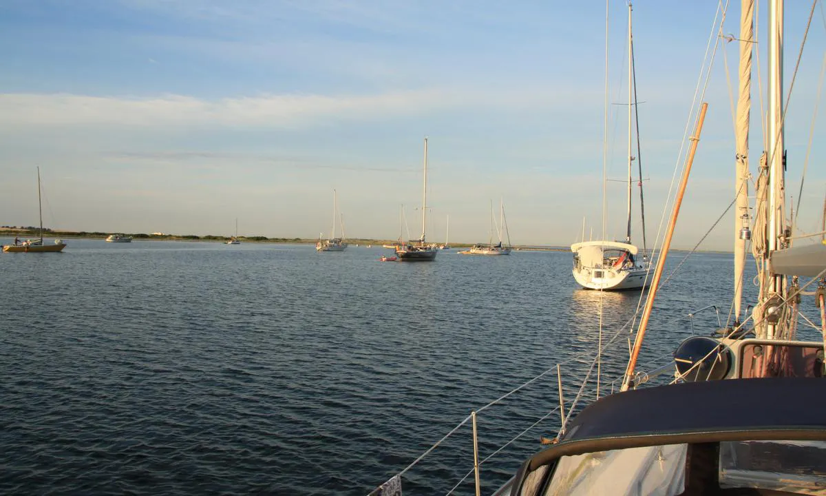 Langør/Stavn Fjord: {"base": "no", "no": "Mot nord\u00f8st", "se": "Mot nordost", "en": "Towards the northeast", "da": "Mod nord\u00f8st"}