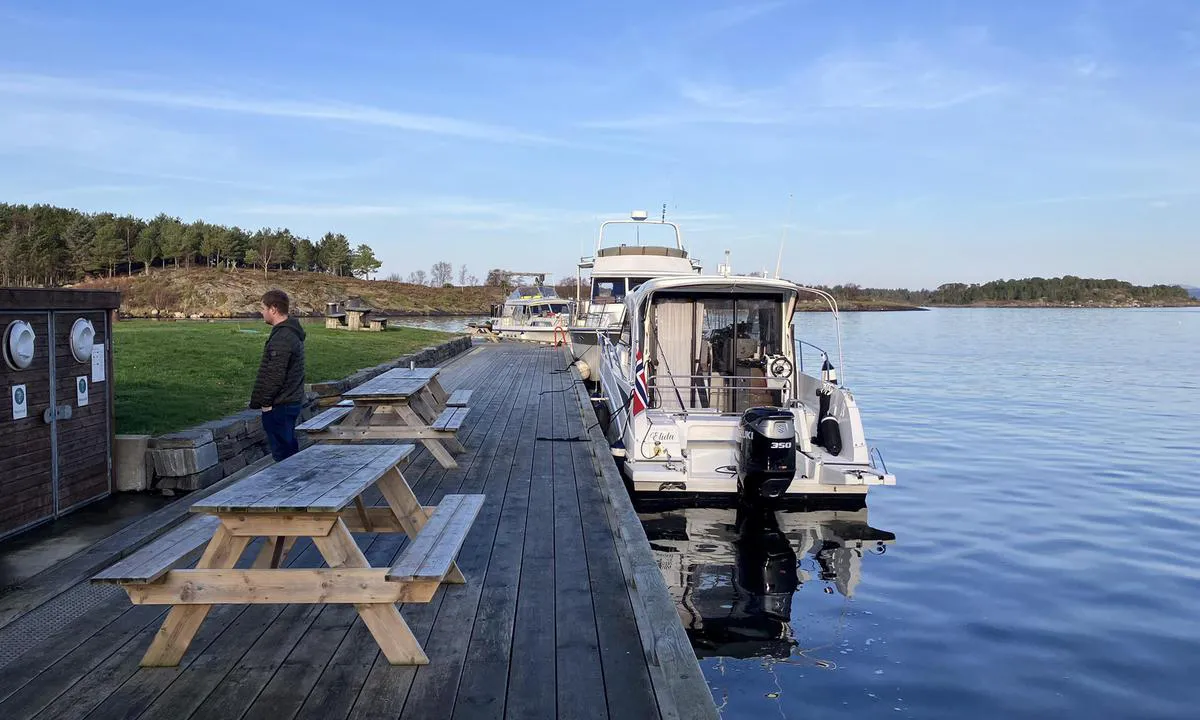 Langøy Friområde: {"base": "no", "no": "Kaiomr\u00e5det", "se": "Kajomr\u00e5det", "en": "The Quay Area", "da": "Kajomr\u00e5det"}