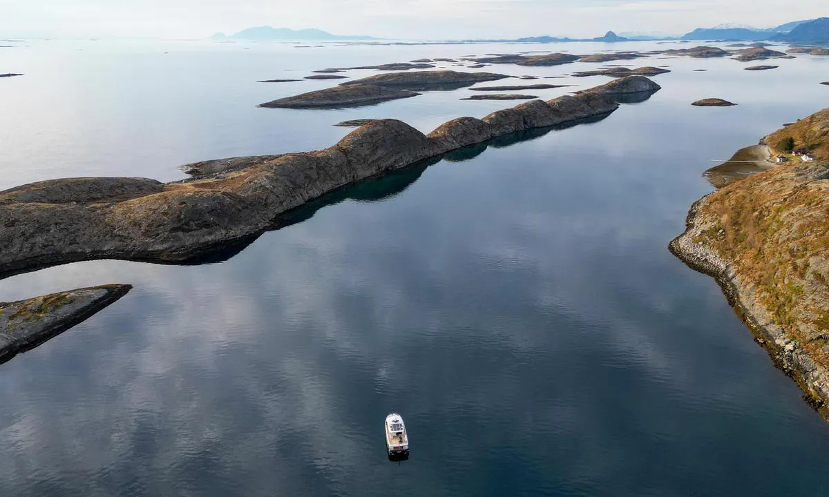 Langøya - Kvaløya: {"base": "en", "no": "Utsikt mot nord", "se": "Utsikt mot norr", "en": "View to the north", "da": "Udsigt mod nord"}