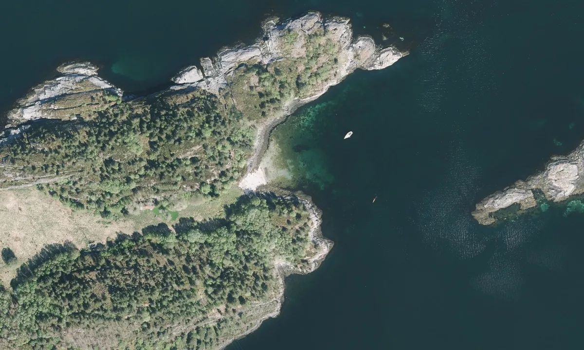 Flyfoto av Langøybukta