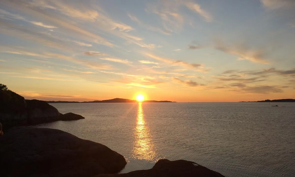 Langøybukta: Solnedgang fra Langøya, sett mot nord.