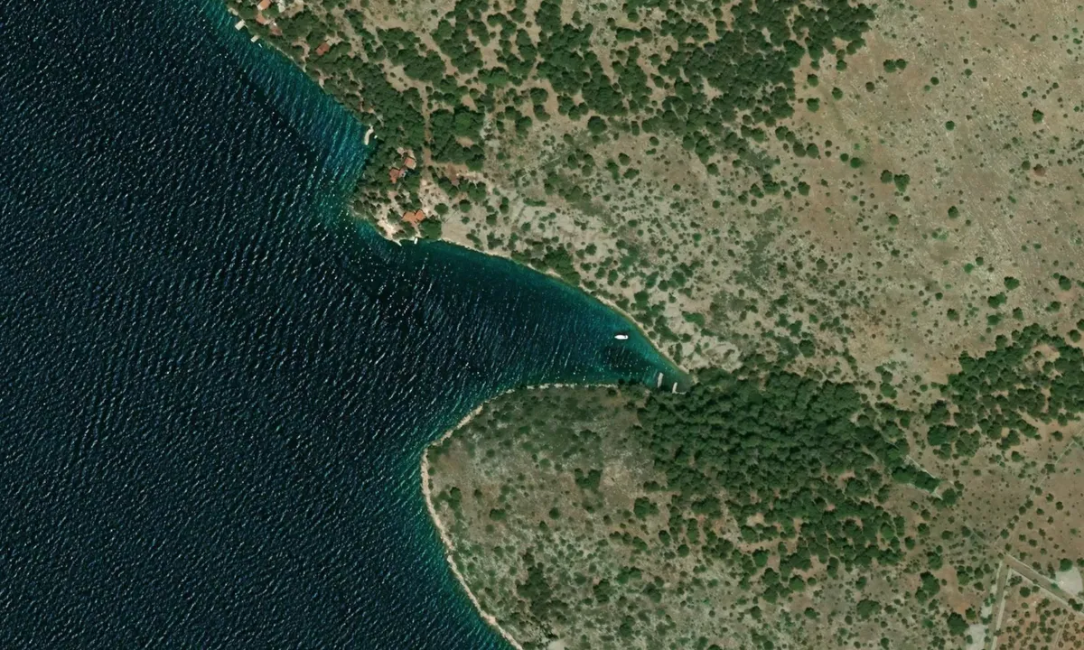 Flyfoto av Lavdara