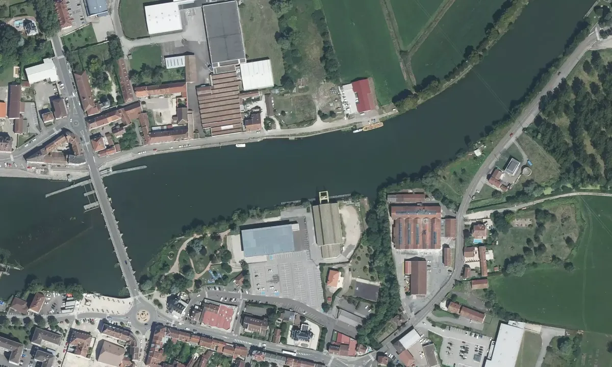 Satelite image of Le Boat Gray