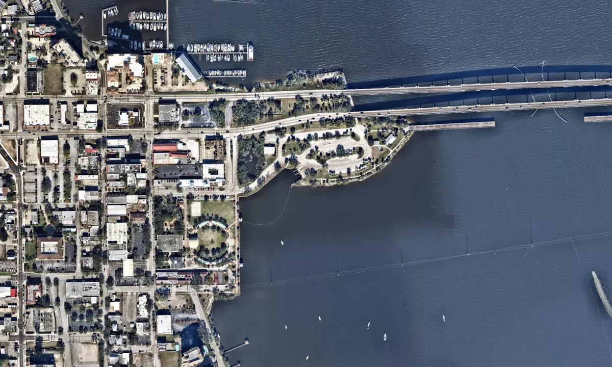 Flyfoto av Lee Wenner Park, Day Use and Overnight Docks, Muni