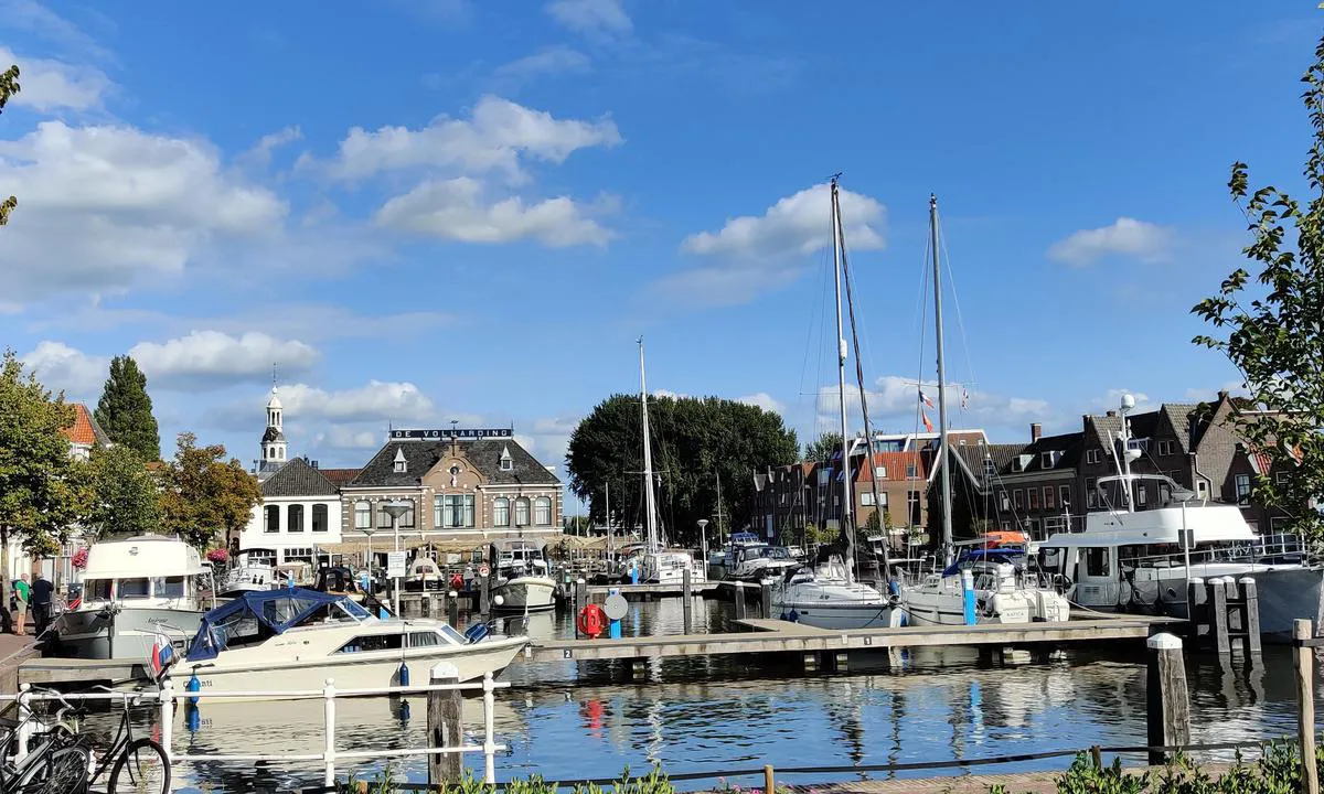 Leiden de Haven: {"base": "en", "no": "gjestehavn", "se": "g\u00e4sthamn", "en": "guestharbor", "da": "g\u00e6stehavn"}