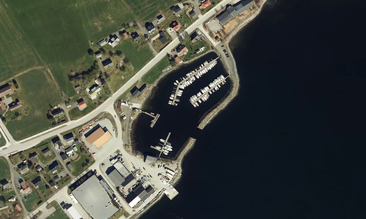 Flyfoto av Leksvik Småbåthavn
