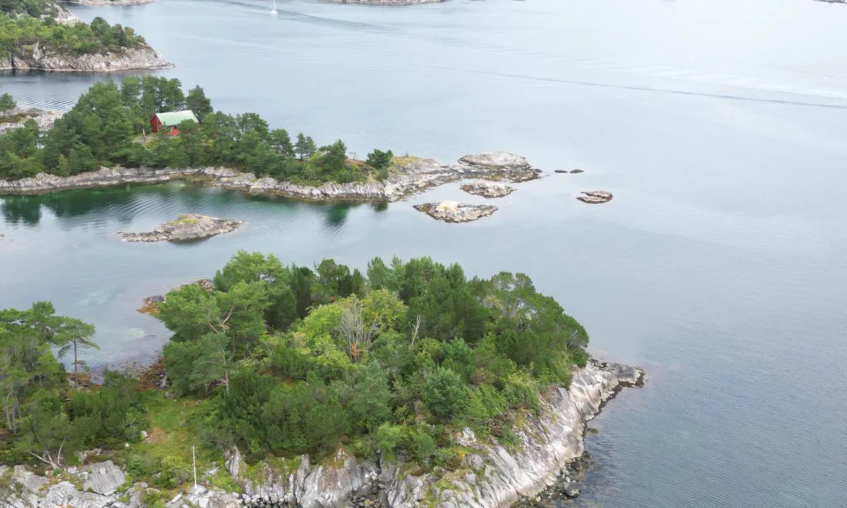 Lerøy - Hordaland: {"base": "no", "no": "Innseglinga", "se": "Inseglingen", "en": "The approach", "da": "<b>Indsejlingen</b>"}