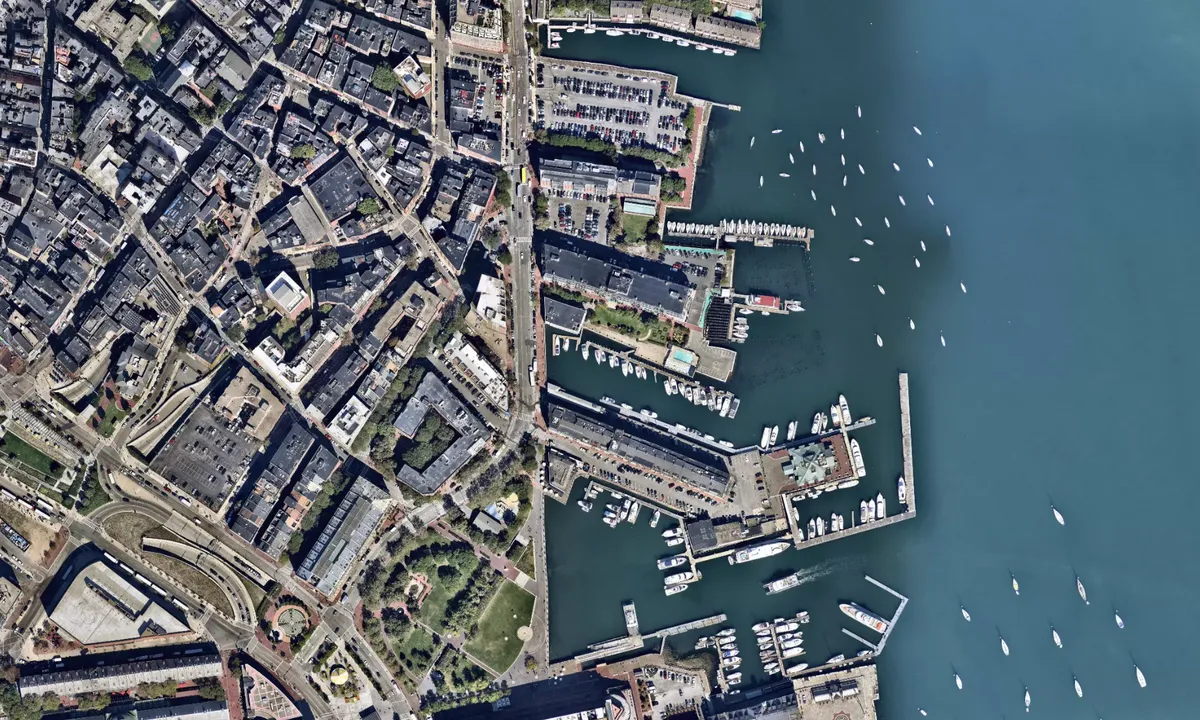 Flyfoto av Lewis Wharf