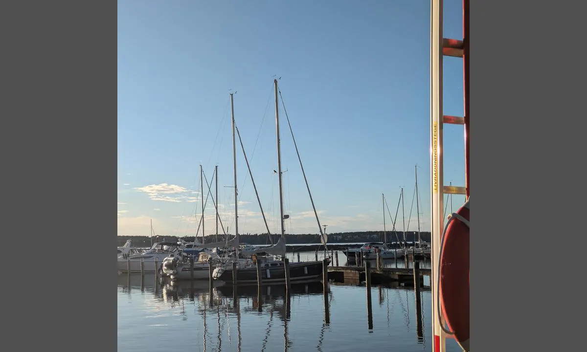 Lidköping - Vänern: {"base": "no", "no": "Gjestehavn", "se": "G\u00e4sthamn", "en": "Guest Harbour", "da": "G\u00e6stehavn"}