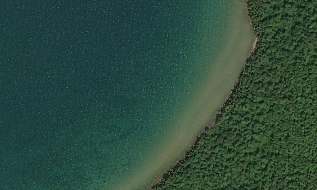 Flyfoto av Lighthouse Bay 2