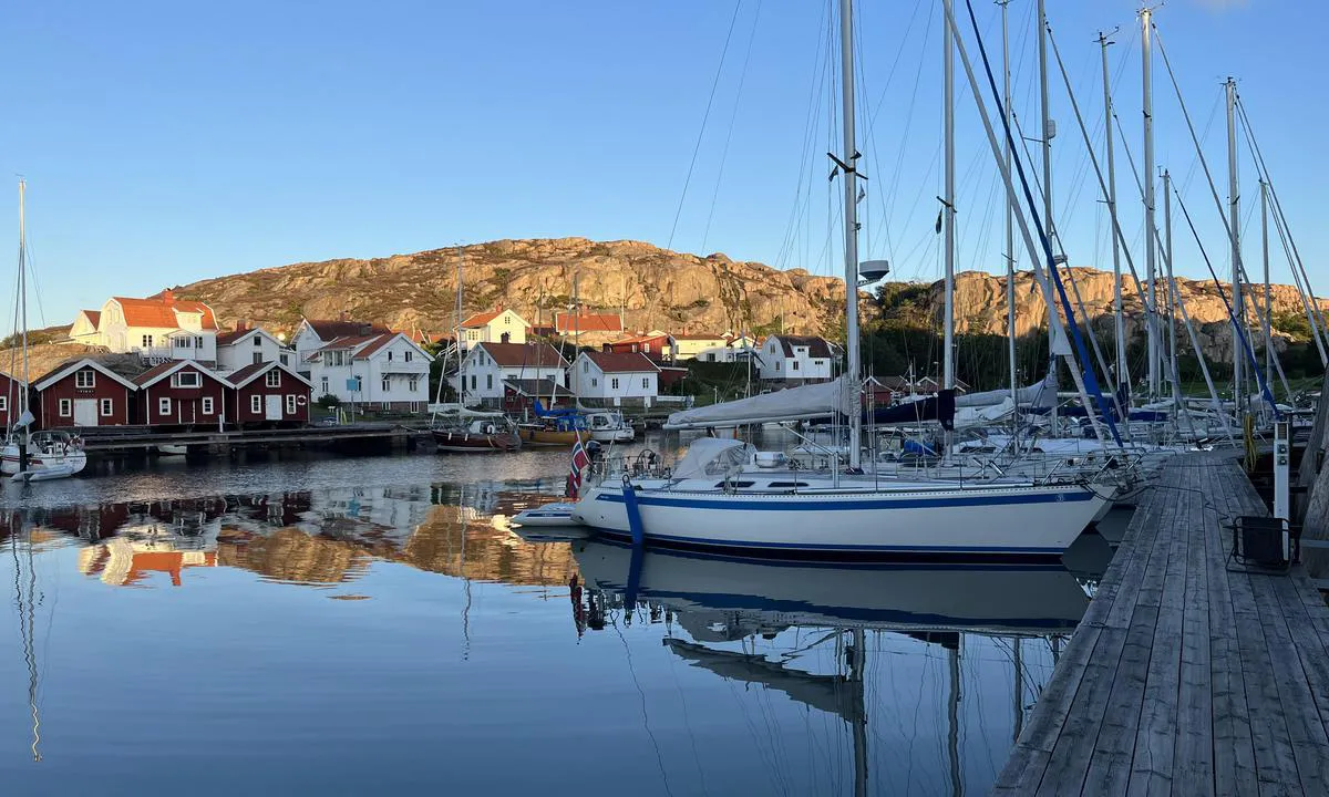 Lilla Kornö - Lysekil: {"base": "da", "no": "Meget god havn", "se": "Mycket bra hamn", "en": "Very good harbour", "da": "Meget god havn"}