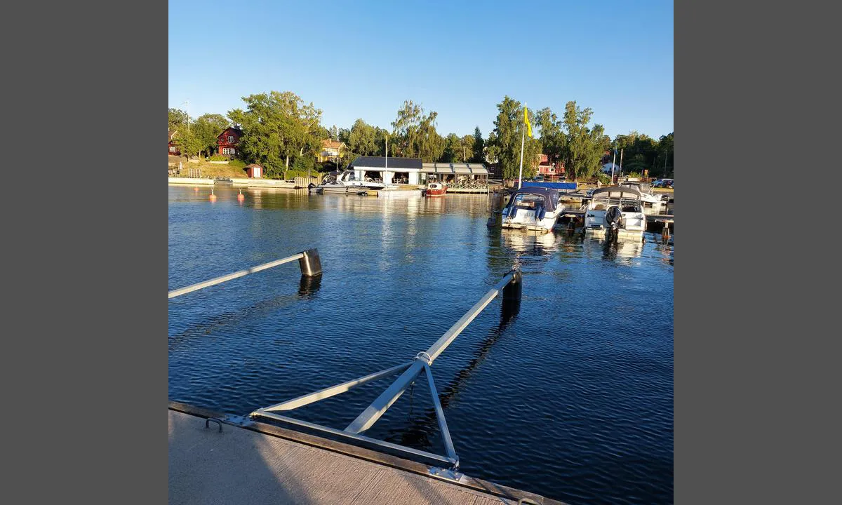 Linanäs Gästhamn - Ljusterö