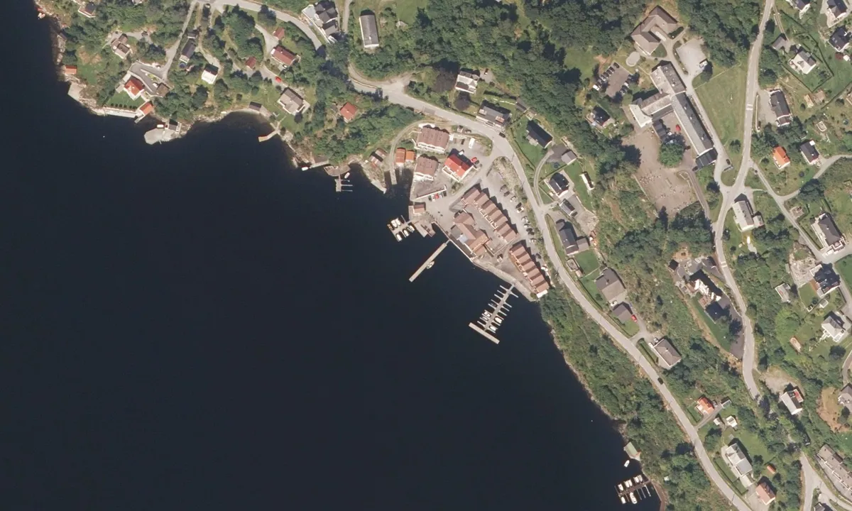 Flyfoto av Lindås Brygge