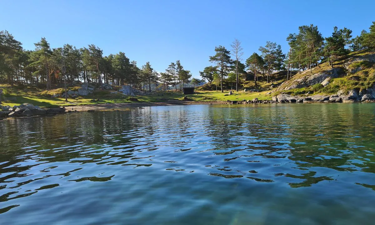 Litle Teistholmen: {"base": "no", "no": "Flott plass.", "se": "Fin plats.", "en": "Great spot.", "da": "Flot plads."}
