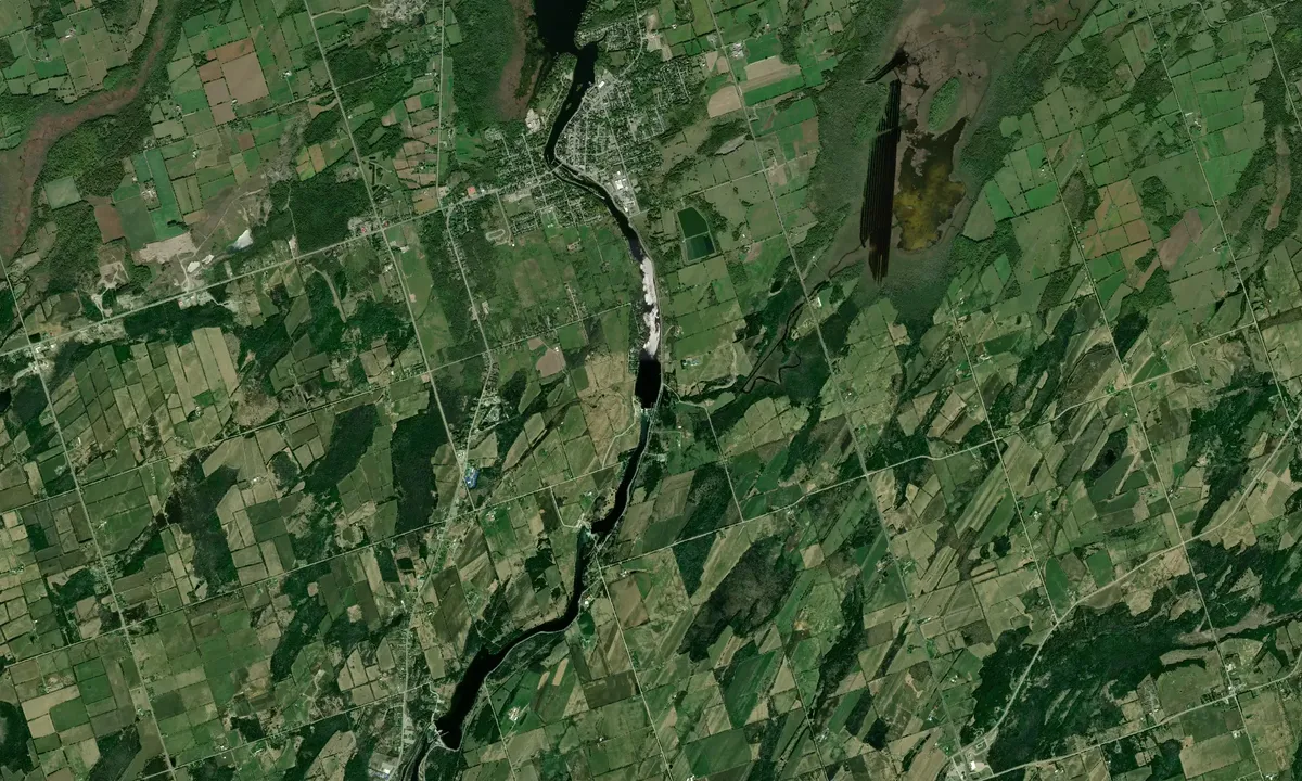 Flyfoto av Lock 25, Sawer Creek, Parks Canada