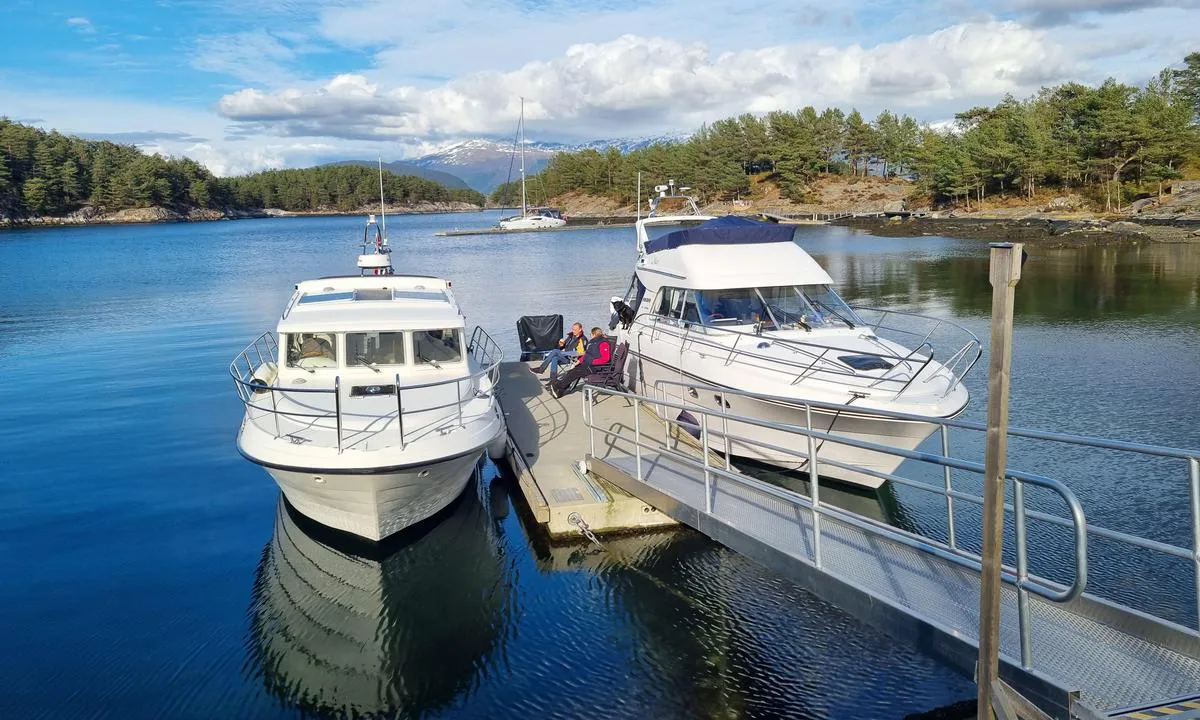 Lykjelsøy: {"base": "no", "no": "P\u00e5skestemning", "se": "P\u00e5skst\u00e4mning", "en": "Easter atmosphere", "da": "P\u00e5skestemning"}