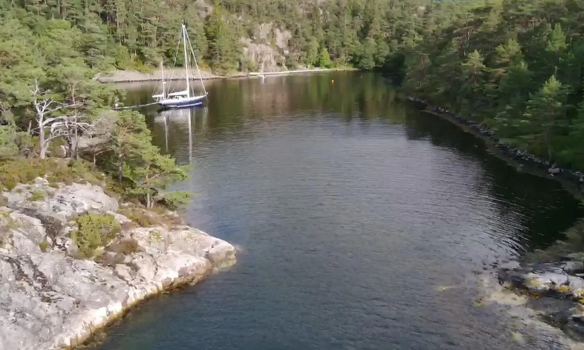 Lysevågen: {"base": "en", "no": "Inngangen har en tiln\u00e6rmet minimumsdybde p\u00e5 3m rett innenfor det trange innl\u00f8pet", "se": "Inloppet har ett ungef\u00e4rligt minsta djup p\u00e5 3m precis innanf\u00f6r sundet", "en": "The entrance has an approximate minimum depth of 3m just inside the narrows", "da": "Indgangen har en omtrentlig minimumsdybde p\u00e5 3m lige inden for sn\u00e6vringen"}