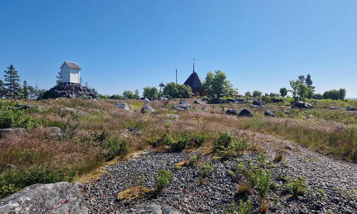 Maakalla: {"base": "en", "no": "\u00d8ya er vakker", "se": "\u00d6n \u00e4r underbar", "en": "The island is lovely", "da": "\u00d8en er dejlig", "fr": "L'\u00eele est charmante", "de": "Die Insel ist wundersch\u00f6n", "es": "La isla es encantadora", "it": "L'isola \u00e8 incantevole", "pt": "A ilha \u00e9 encantadora", "nl": "Het eiland is prachtig", "pl": "Wyspa jest urocza", "uk": "\u041e\u0441\u0442\u0440\u0456\u0432 \u043f\u0440\u0435\u043a\u0440\u0430\u0441\u043d\u0438\u0439", "ro": "Insula este minunat\u0103", "tr": "Ada \u00e7ok g\u00fczel", "el": "\u03a4\u03bf \u03bd\u03b7\u03c3\u03af \u03b5\u03af\u03bd\u03b1\u03b9 \u03c5\u03c0\u03ad\u03c1\u03bf\u03c7\u03bf", "cs": "Ostrov je n\u00e1dhern\u00fd", "hu": "A sziget gy\u00f6ny\u00f6r\u0171", "fi": "Saari on ihastuttava", "bg": "\u041e\u0441\u0442\u0440\u043e\u0432\u044a\u0442 \u0435 \u043f\u0440\u0435\u043a\u0440\u0430\u0441\u0435\u043d", "sr": "Ostrvo je prelepo", "et": "Saar on imeilus", "lv": "Sala ir jauka", "lt": "Sala yra nuostabi"}