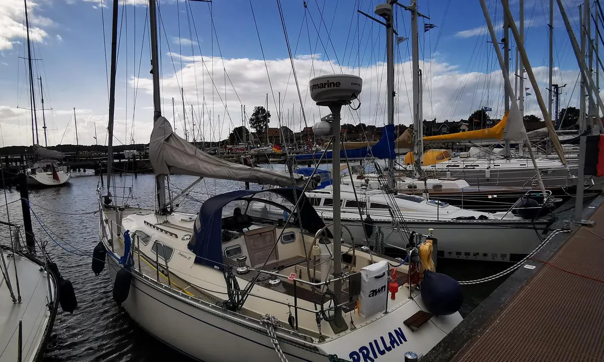 {"base": "de", "no": "Maasholm Marina i innl\u00f8pet til Schlei", "se": "Maasholm Marina i inloppet till Schlei", "en": "Maasholm Marina at the entrance to Schlei", "da": "Maasholm Marina ved indsejlingen til Schlei", "fr": "Marina de Maasholm \u00e0 l'entr\u00e9e du Schlei", "de": "Maasholm Marina in der Einfahrt zu Schlei", "es": "Marina de Maasholm en la entrada a Schlei", "it": "Marina di Maasholm all'ingresso dello Schlei", "pt": "Marina de Maasholm na entrada de Schlei", "nl": "Maasholm Marina in de ingang naar de Schlei", "pl": "Marina Maasholm przy wej\u015bciu do Schleistra\u00dfe", "uk": "\u041c\u0430\u0440\u0438\u043d\u0430 \u041c\u0430\u0430\u0448\u043e\u043b\u044c\u043c \u043d\u0430 \u0432\u0445\u043e\u0434\u0456 \u0432 \u0428\u043b\u0435\u0457", "ro": "Marina Maasholm la intrarea \u00een Schlei", "tr": "Maasholm Marina, Schlei'ye giri\u015fte", "el": "\u039c\u03b1\u03c1\u03af\u03bd\u03b1 Maasholm \u03c3\u03c4\u03b7\u03bd \u03b5\u03af\u03c3\u03bf\u03b4\u03bf \u03c0\u03c1\u03bf\u03c2 Schlei", "cs": "Maasholm Marina v \u00fast\u00ed do Schlei", "hu": "Maasholm Marina a Schlei bej\u00e1rat\u00e1n\u00e1l", "fi": "Maasholm Marina sis\u00e4\u00e4nk\u00e4ynnill\u00e4 Schleihin", "bg": "\u041c\u0430\u0440\u0438\u043d\u0430\u0442\u0430 \u041c\u0430\u0430\u0448\u043e\u043b\u043c \u043d\u0430 \u0432\u0445\u043e\u0434\u0430 \u043a\u044a\u043c \u0428\u043b\u0430\u0439", "sr": "\u041c\u0430\u0440\u0438\u043d\u0430 \u041c\u0430\u0430\u0448\u043e\u043b\u043c \u043d\u0430 \u0443\u043b\u0430\u0437\u0443 \u0443 \u0428\u043b\u0430\u0458", "et": "Maasholmi jahisadam Schlei sissep\u00e4\u00e4sus", "lv": "Maasholm Marina pie ieejas uz \u0160lei", "lt": "Maasholm prieplauka \u012fplaukoje \u012f \u0160lei"}