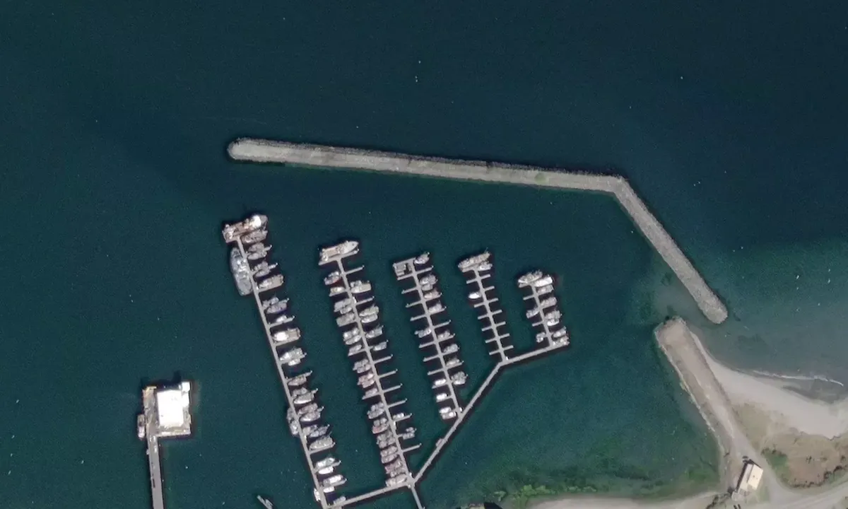 Flyfoto av Makah Marina
