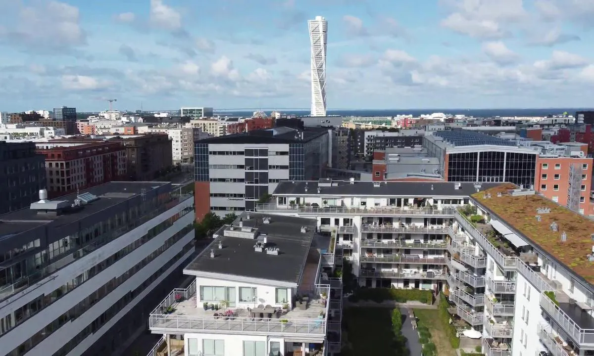 Malmö Dockan Marina: {"base": "se", "no": "T\u00f6rn Tower Malm\u00f6", "se": "T\u00f6rn Tower Malm\u00f6", "en": "T\u00f6rn Tower Malm\u00f6", "da": "Torn Tower Malm\u00f6"}