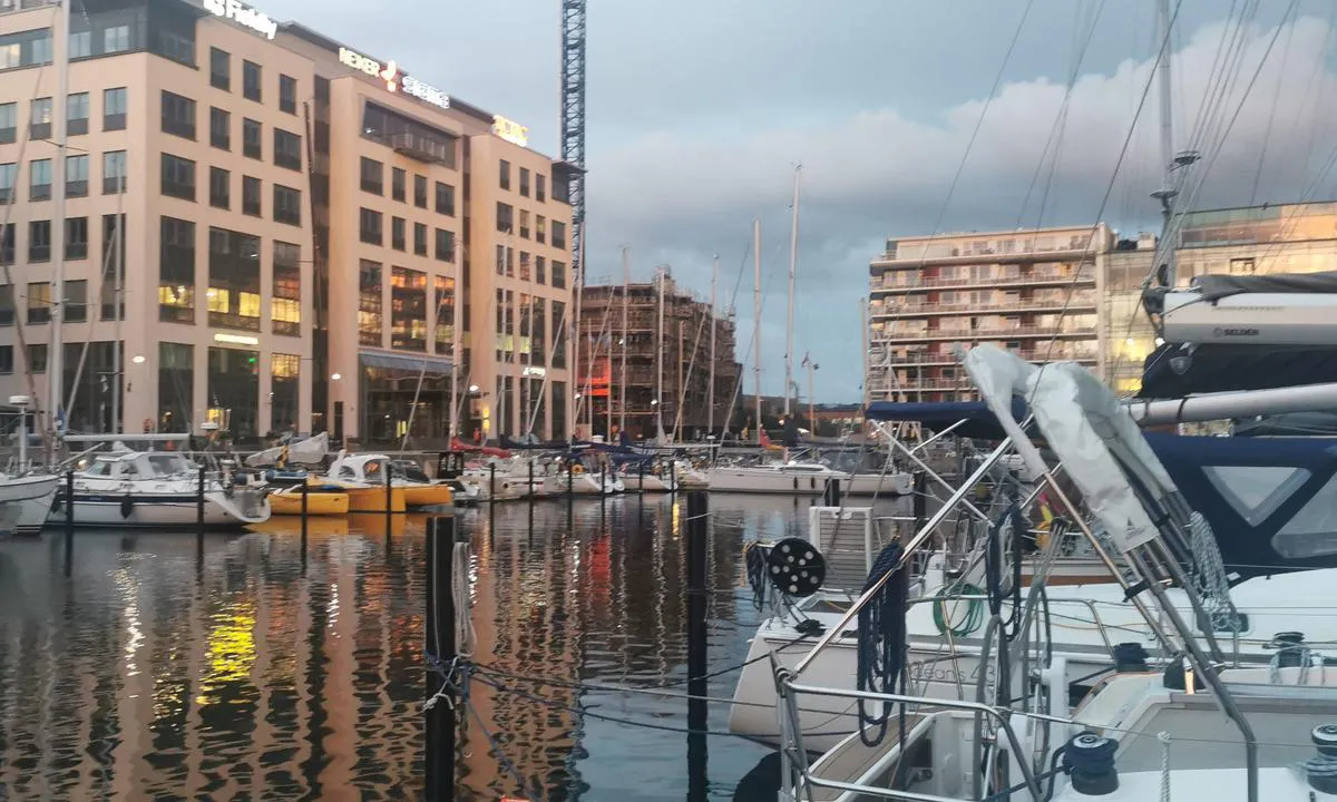 Malmö Dockan Marina: {"base": "se", "no": "Malm\u00f6 Dockan Marina.", "se": "Malm\u00f6 Dockan Marina.", "en": "Malm\u00f6 Dockan Marina.", "da": "Malm\u00f6 Dockan Marina."}