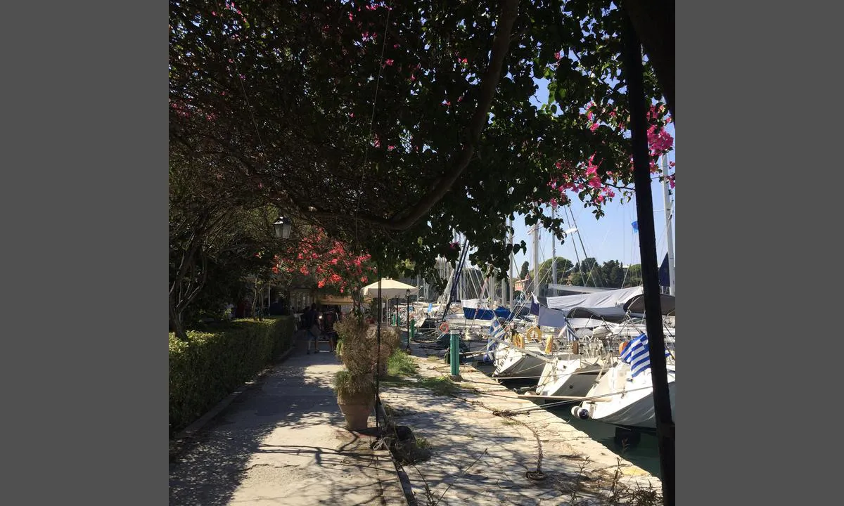 Mandráki marina