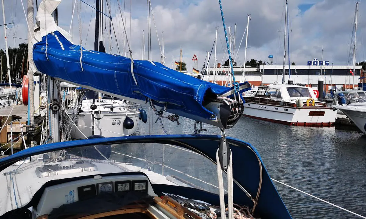 {"base": "de", "no": "Marina Baltica Travem\u00fcnde", "se": "Marina Baltica Travem\u00fcnde", "en": "Marina Baltica Travem\u00fcnde", "da": "Marina Baltica Travem\u00fcnde", "fr": "Marina Baltica Travem\u00fcnde", "de": "Marina Baltica Travem\u00fcnde", "es": "Marina Baltica Travem\u00fcnde", "it": "Marina Baltica Travem\u00fcnde", "pt": "Marina Baltica Travem\u00fcnde", "nl": "Marina Baltica Travem\u00fcnde", "pl": "Marina Baltica Travem\u00fcnde", "uk": "\u041c\u0430\u0440\u0438\u043d\u0430 \u0411\u0430\u043b\u044c\u0442\u0438\u043a\u0430 \u0422\u0440\u0430\u0432\u0435\u043c\u044e\u043d\u0434\u0435", "ro": "Marina Baltica Travem\u00fcnde", "tr": "Marina Baltica Travem\u00fcnde", "el": "\u039c\u03b1\u03c1\u03af\u03bd\u03b1 \u0392\u03b1\u03bb\u03c4\u03b9\u03ba\u03ae Travem\u00fcnde", "cs": "Marina Baltica Travem\u00fcnde", "hu": "Baltica Travem\u00fcnde jachtkik\u00f6t\u0151", "fi": "Marina Baltica Travem\u00fcnde", "bg": "\u041c\u0430\u0440\u0438\u043d\u0430 \u0411\u0430\u043b\u0442\u0438\u043a\u0430 \u0422\u0440\u0430\u0432\u0435\u043c\u044e\u043d\u0434\u0435", "sr": "\u041c\u0430\u0440\u0438\u043d\u0430 \u0411\u0430\u043b\u0442\u0438\u043a\u0430 \u0422\u0440\u0430\u0432\u0435\u043c\u0438\u043d\u0434\u0435", "et": "Marina Baltica Travem\u00fcnde", "lv": "Marina Baltica Travem\u00fcnde", "lt": "Marina Baltica Travemiund\u0117"}