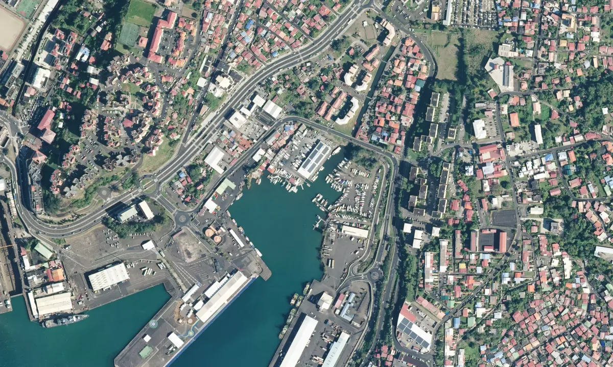 Flyfoto av Marina Carenantilles