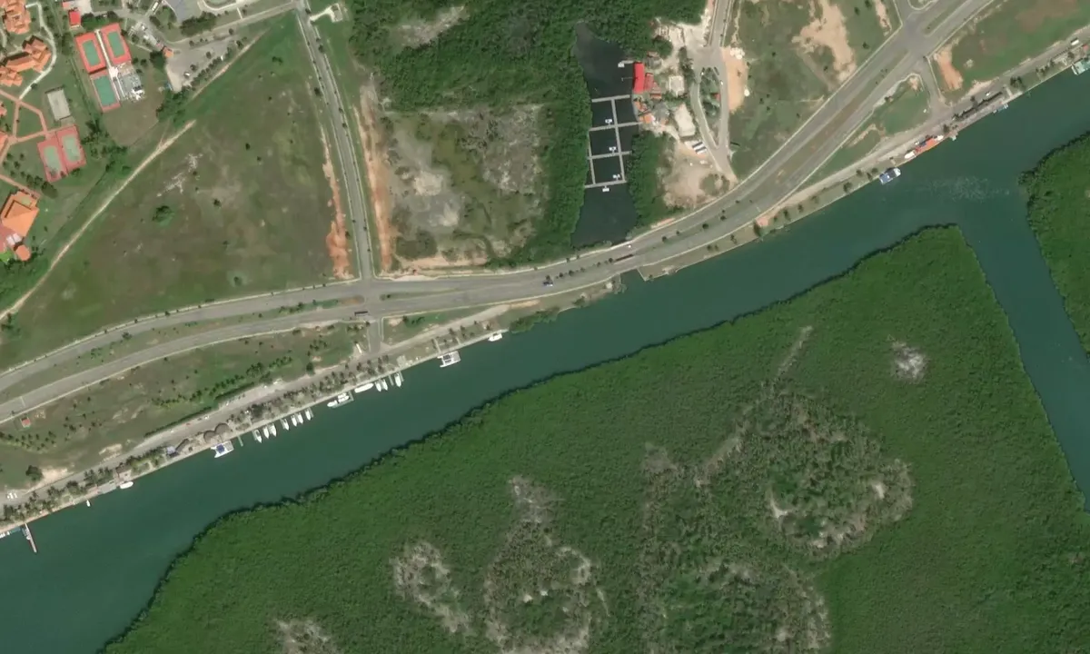 Satelite image of Marina Chapelin