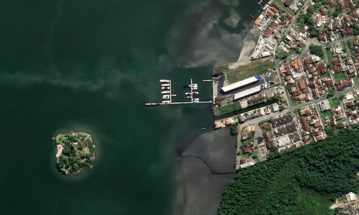Satelite image of Marina da Ribeira 1