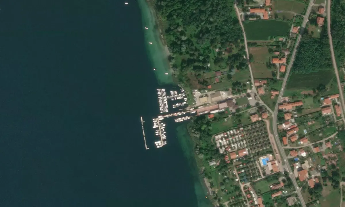 Flyfoto av Marina di Lisanza