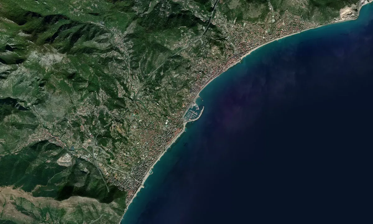 Flyfoto av Marina di Loano 1