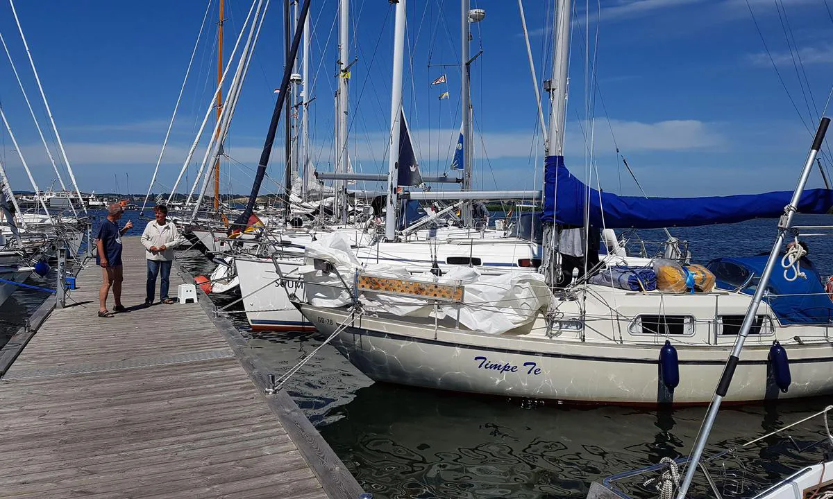 Hafen Gager: {"base": "de", "no": "Marina Gager.", "se": "Marina Gager", "en": "Marina Gager.", "da": "Marina Gager.", "fr": "Marina Gager.", "de": "Marina Gager.", "es": "Marina Gager.", "it": "Marina Gager.", "pt": "Marina Gager", "nl": "Marina Gager.", "pl": "Marina Gager.", "uk": "\u041c\u0430\u0440\u0438\u043d\u0430 \u0413\u0430\u0491\u0435\u0440.", "ro": "Marina Gager.", "tr": "Marina Gager.", "el": "\u039c\u03b1\u03c1\u03af\u03bd\u03b1 \u0393\u03ba\u03ac\u03b3\u03ba\u03b5\u03c1.", "cs": "Marina Gager.", "hu": "Gager Marina.", "fi": "Marina Gager.", "bg": "\u041c\u0430\u0440\u0438\u043d\u0430 \u0413\u0430\u0433\u0435\u0440.", "sr": "\u041c\u0430\u0440\u0438\u043d\u0430 \u0413\u0430\u0491\u0435\u0440.", "et": "Gageri sadam.", "lv": "Marina Gager.", "lt": "Gagerio Marina."}