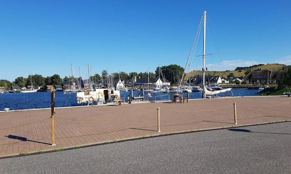 Hafen Gager: {"base": "de", "no": "Marina Gager", "se": "Marina Gager", "en": "Marina Gager", "da": "Marina Gager", "fr": "Marina Gager", "de": "Marina Gager", "es": "Marina Gager", "it": "Marina Gager", "pt": "Marina Gager", "nl": "Marina Gager", "pl": "Marina Gager", "uk": "\u041c\u0430\u0440\u0438\u043d\u0430 \u0490\u0430\u0433\u0435\u0440", "ro": "Marina Gager", "tr": "<p><strong>Marina Gager</strong></p>", "el": "\u039c\u03b1\u03c1\u03af\u03bd\u03b1 \u0393\u03ba\u03ac\u03b3\u03ba\u03b5\u03c1", "cs": "Marina Gager", "hu": "Marina Gager", "fi": "<h1>Gager Marina</h1>", "bg": "\u041c\u0430\u0440\u0438\u043d\u0430 \u0413\u0430\u0433\u0435\u0440", "sr": "\u041c\u0430\u0440\u0438\u043d\u0430 \u0413\u0430\u0433\u0435\u0440", "et": "Gageri sadam", "lv": "Marina Gager", "lt": "Marina Gager"}