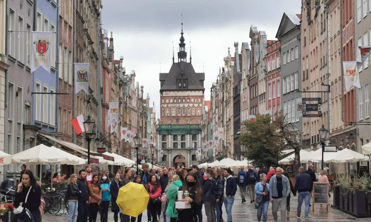Marina Gdansk: {"base": "pl", "no": "Gda\u0144sk Danzig", "se": "Gda\u0144sk Danzig", "en": "Gdansk<br>Danzig", "da": "Gdansk Danzig", "fr": "Gda\u0144sk Dantzig", "de": "Danzig", "es": "Gda\u0144sk Danzig", "it": "Gda\u0144sk Danzica", "pt": "Gdansk (Danzica)", "nl": "Gda\u0144sk Danzig", "pl": "Gdansk Danzig", "uk": "\u0413\u0434\u0430\u043d\u0441\u044c\u043a (\u0414\u0430\u043d\u0446\u0438\u0433)", "ro": "Gda\u0144sk Danzig", "tr": "Gda\u0144sk Danzig", "el": "\u0393\u03ba\u03bd\u03c4\u03b1\u03bd\u03c3\u03ba \u039d\u03c4\u03ac\u03bd\u03c4\u03c3\u03b9\u03c7", "cs": "Gda\u0148sk Danzig", "hu": "Gda\u0144sk Danzig", "fi": "Gda\u0144sk Danzig", "bg": "\u0413\u0434\u0430\u043d\u0441\u043a \u0414\u0430\u043d\u0446\u0438\u0433", "sr": "\u0413\u0434\u0430\u045a\u0441\u043a \u0414\u0430\u043d\u0447\u0438\u0433", "et": "Gda\u0144sk Danzig", "lv": "Gda\u0146ska Danciga", "lt": "Gdanskas Dancigas"}