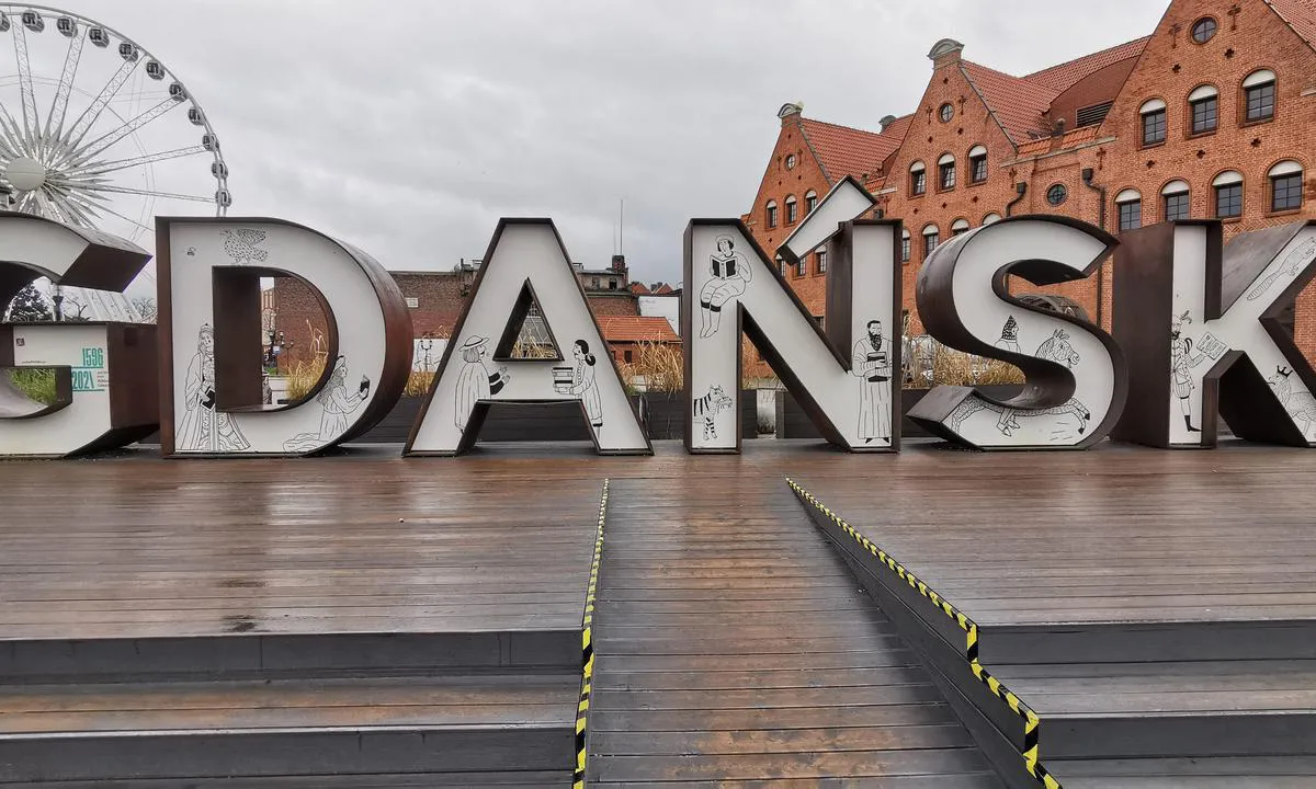 Marina Gdansk: {"base": "pl", "no": "Gda\u0144sk Danzig", "se": "Gda\u0144sk Danzig", "en": "Gdansk Danzig", "da": "Gda\u0144sk Danzig", "fr": "Gda\u0144sk-Dantzig", "de": "Danzig", "es": "Gda\u0144sk Danzig", "it": "Gda\u0144sk Danzica", "pt": "Gda\u0144sk Danzig", "nl": "Gdansk Danzig", "pl": "Gdansk Danzig", "uk": "\u0413\u0434\u0430\u043d\u0441\u044c\u043a-\u0414\u0430\u043d\u0446\u0438\u0433", "ro": "Gda\u0144sk Danzig", "tr": "Gda\u0144sk (Danzig)", "el": "\u0393\u03ba\u03bd\u03c4\u03b1\u03bd\u03c3\u03ba \u039d\u03c4\u03ac\u03bd\u03c4\u03c3\u03b9\u03c7", "cs": "Gda\u0148sk Danzig", "hu": "Gda\u0144sk Gda\u0144sk", "fi": "Gda\u0144sk Danzig", "bg": "\u0413\u0434\u0430\u043d\u0441\u043a \u0414\u0430\u043d\u0446\u0438\u0433", "sr": "\u0413\u0434\u0430\u045a\u0441\u043a \u0414\u0430\u043d\u0446\u0438\u0433", "et": "Gda\u0144sk Danzig", "lv": "Gda\u0146ska Danziga", "lt": "Gdanskas Danzigas"}