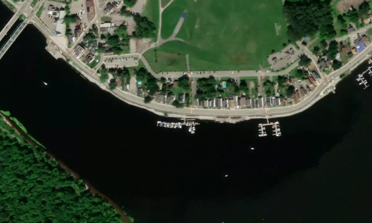 Flyfoto av Marina Jacques Cartier