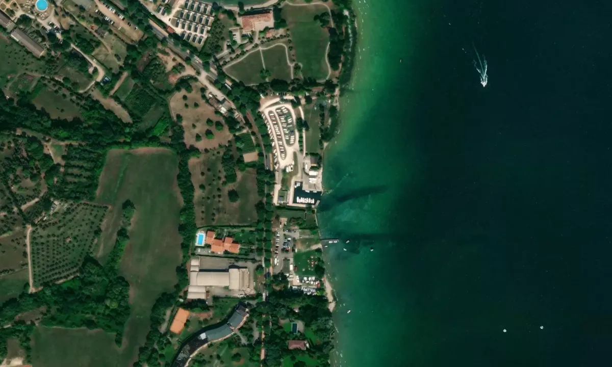 Flyfoto av Marina Lago di Garda
