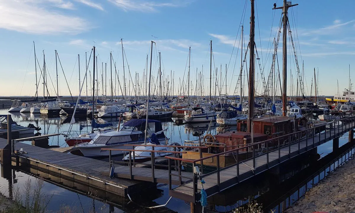{"base": "de", "no": "Marina Lubmin", "se": "Marina Lubmin", "en": "Marina Lubmin", "da": "<h1>Marina Lubmin</h1>", "fr": "Marina Lubmin", "de": "Marina Lubmin", "es": "Marina Lubmin", "it": "Marina Lubmin", "pt": "Marina Lubmin", "nl": "Marina Lubmin", "pl": "Marina Lubmin", "uk": "\u041c\u0430\u0440\u0438\u043d\u0430 \u041b\u044e\u0431\u043c\u0456\u043d", "ro": "Marina Lubmin", "tr": "Marina Lubmin", "el": "\u039c\u03b1\u03c1\u03af\u03bd\u03b1 \u039b\u03bf\u03cd\u03bc\u03c0\u03bc\u03b9\u03bd", "cs": "Marina Lubmin", "hu": "Marina Lubmin", "fi": "Marina Lubmin", "bg": "\u041c\u0430\u0440\u0438\u043d\u0430 \u041b\u0443\u0431\u043c\u0438\u043d", "sr": "\u041c\u0430\u0440\u0438\u043d\u0430 \u041b\u0443\u0431\u043c\u0438\u043d", "et": "Marina Lubmin", "lv": "Marina Lubmina", "lt": "Marina Lubmin"}