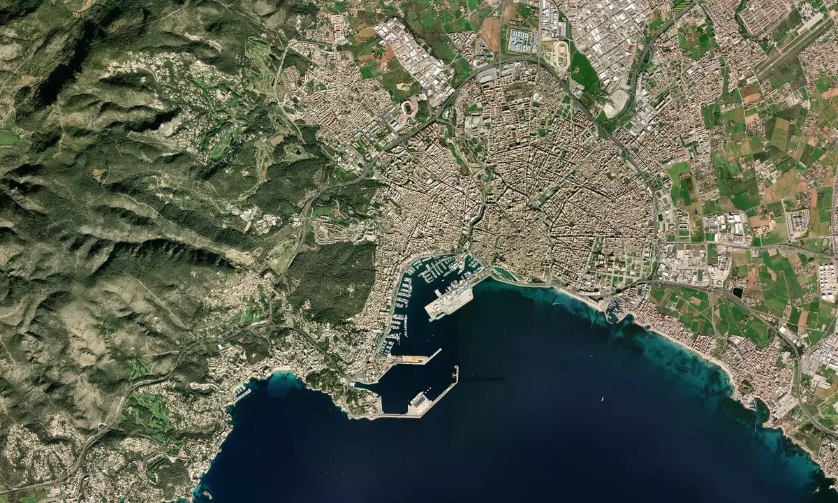 Flyfoto av Marina Naviera Balear