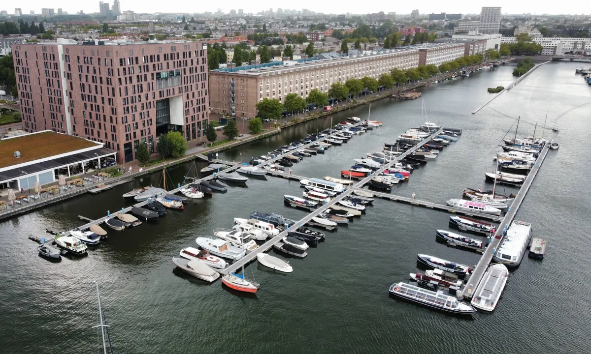 Marina Port Entrpot: {"base": "en", "no": "Foto: Timo Rijnbeek", "se": "Foto: Timo Rijnbeek", "en": "Photo: Timo Rijnbeek", "da": "Foto: Timo Rijnbeek", "fr": "Photo : Timo Rijnbeek", "de": "Foto: Timo Rijnbeek", "es": "Foto: Timo Rijnbeek", "it": "Foto: Timo Rijnbeek", "pt": "Foto: Timo Rijnbeek", "nl": "Foto: Timo Rijnbeek", "pl": "Zdj\u0119cie: Timo Rijnbeek", "uk": "\u0424\u043e\u0442\u043e: \u0422\u0438\u043c\u043e \u0420\u0435\u0439\u043d\u0431\u0435\u043a", "ro": "Fotografie: Timo Rijnbeek", "tr": "Foto\u011fraf: Timo Rijnbeek", "el": "\u03a6\u03c9\u03c4\u03bf\u03b3\u03c1\u03b1\u03c6\u03af\u03b1: Timo Rijnbeek", "cs": "Foto: Timo Rijnbeek", "hu": "Fot\u00f3: Timo Rijnbeek", "fi": "Kuva: Timo Rijnbeek", "bg": "\u0421\u043d\u0438\u043c\u043a\u0430: \u0422\u0438\u043c\u043e \u0420\u0435\u0439\u043d\u0431\u0435\u043a", "sr": "Fotografija: Timo Rijnbeek", "et": "Foto: Timo Rijnbeek", "lv": "Foto: Timo Rijnbeek", "lt": "Nuotrauka: Timo Rijnbeek"}