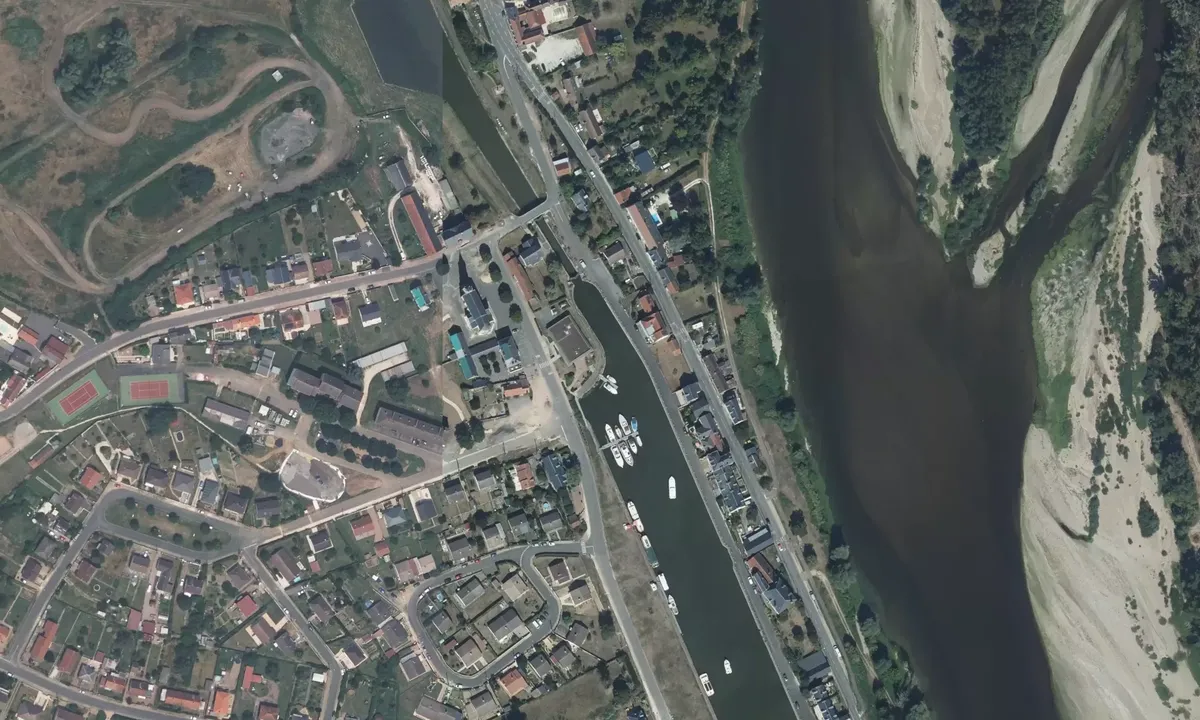 Satelite image of Marseilles les Aubingny