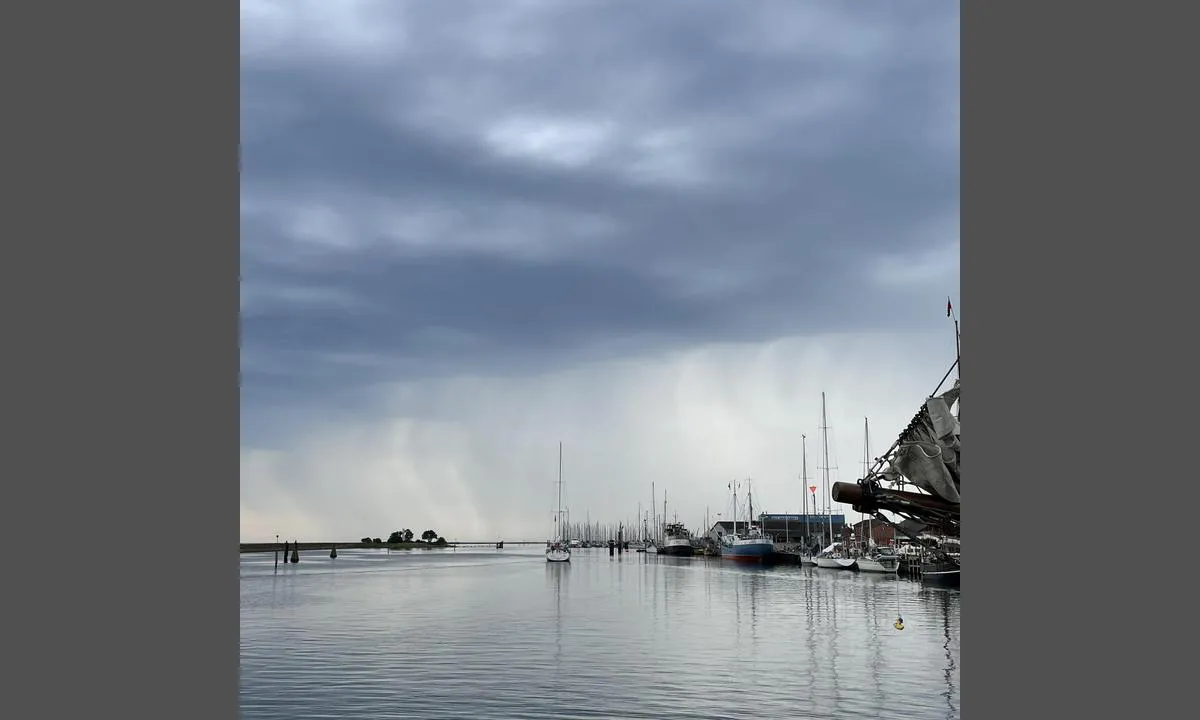 Marstal Havn: {"base": "se", "no": "Innl\u00f8pet til havnen.", "se": "Inloppet till hamnen.", "en": "The entrance to the harbour.", "da": "Indl\u00f8bet til havnen."}